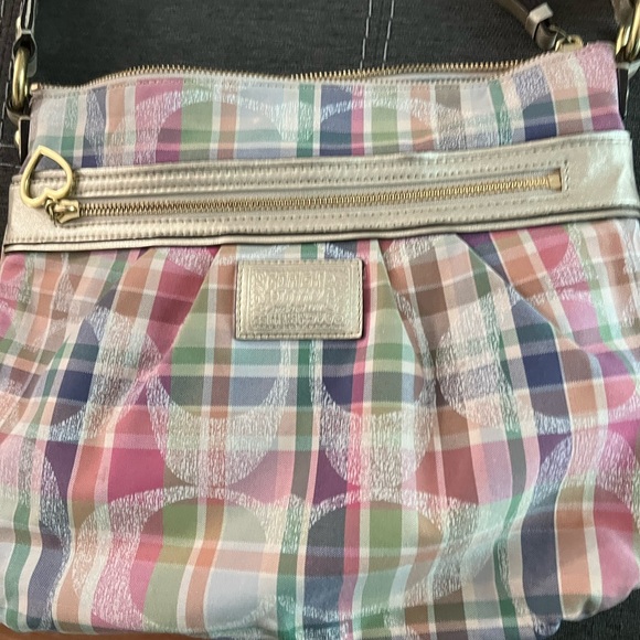 Authentic poppy Coach handbag crossbody - Picture 2 of 11